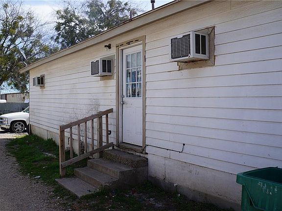 3rd image of 706/706 N Tennessee St