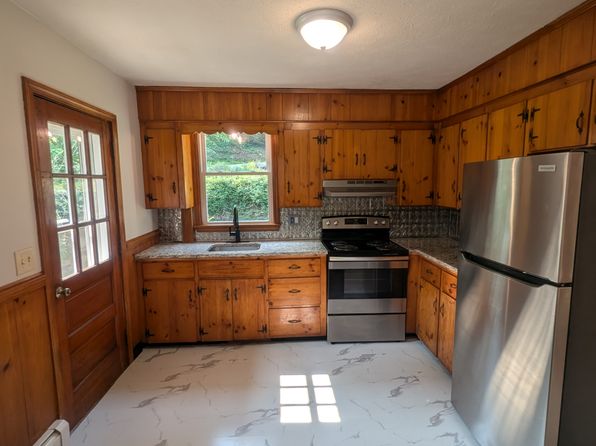 8 Breakneck Hill Rd #1