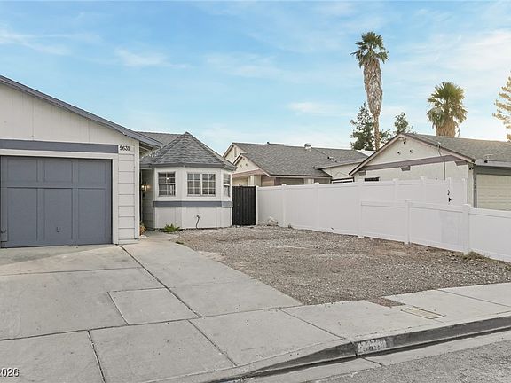 3rd image of 5631 Blue Sea St