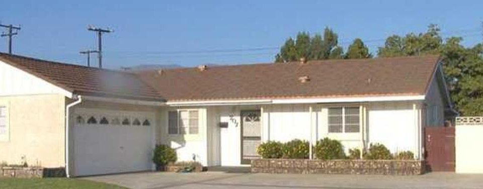 1st image of 207 Laurie Ln