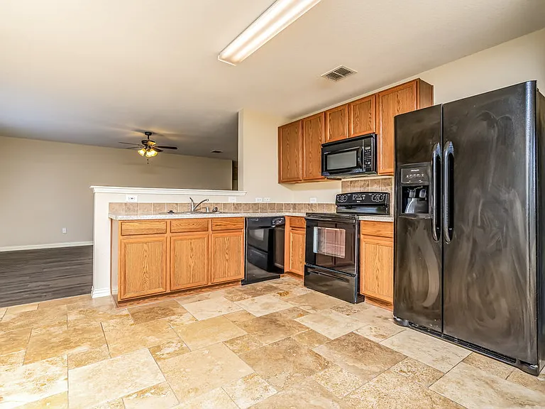 1118 Antoinette Dr — Photo 8