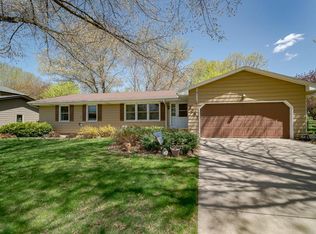 2097 Cameron Dr, Woodbury, MN 55125