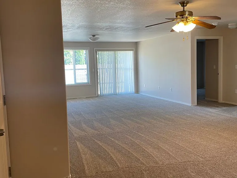609 S Harborview St — Photo 6