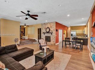 7190 SW 14th St, Pembroke Pines, FL 33023