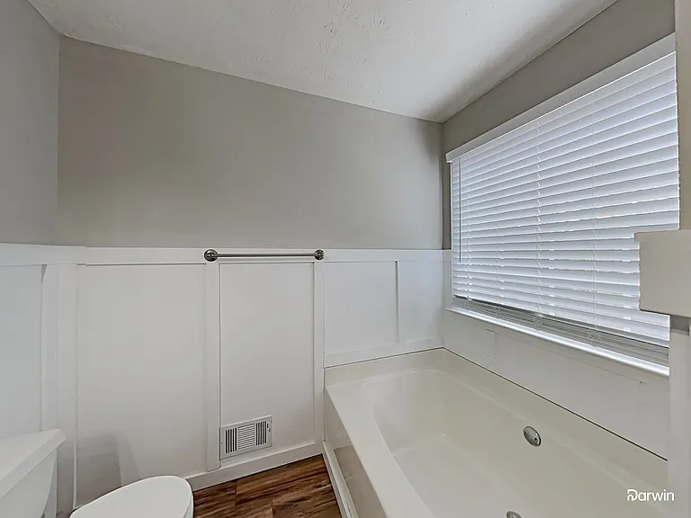 383 Robin Hood Dr — Photo 12