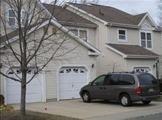 31 Treat Ln, East Brunswick, NJ 08816