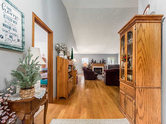 5th image of 9140 Longstone Dr