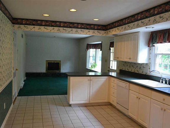5th image of 246 N Ashbrook Cir