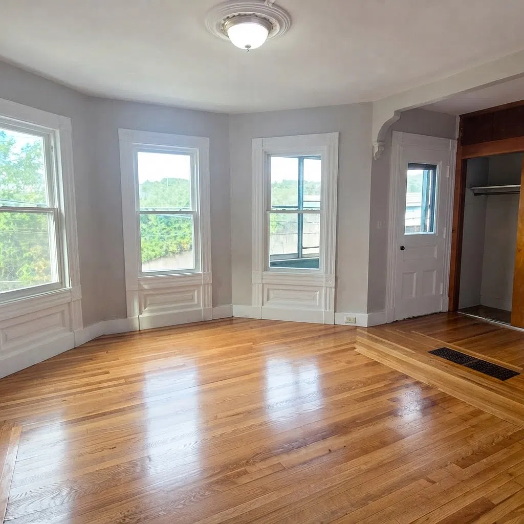 3 bed, 1348 sqft, $2,100 — Photo 1