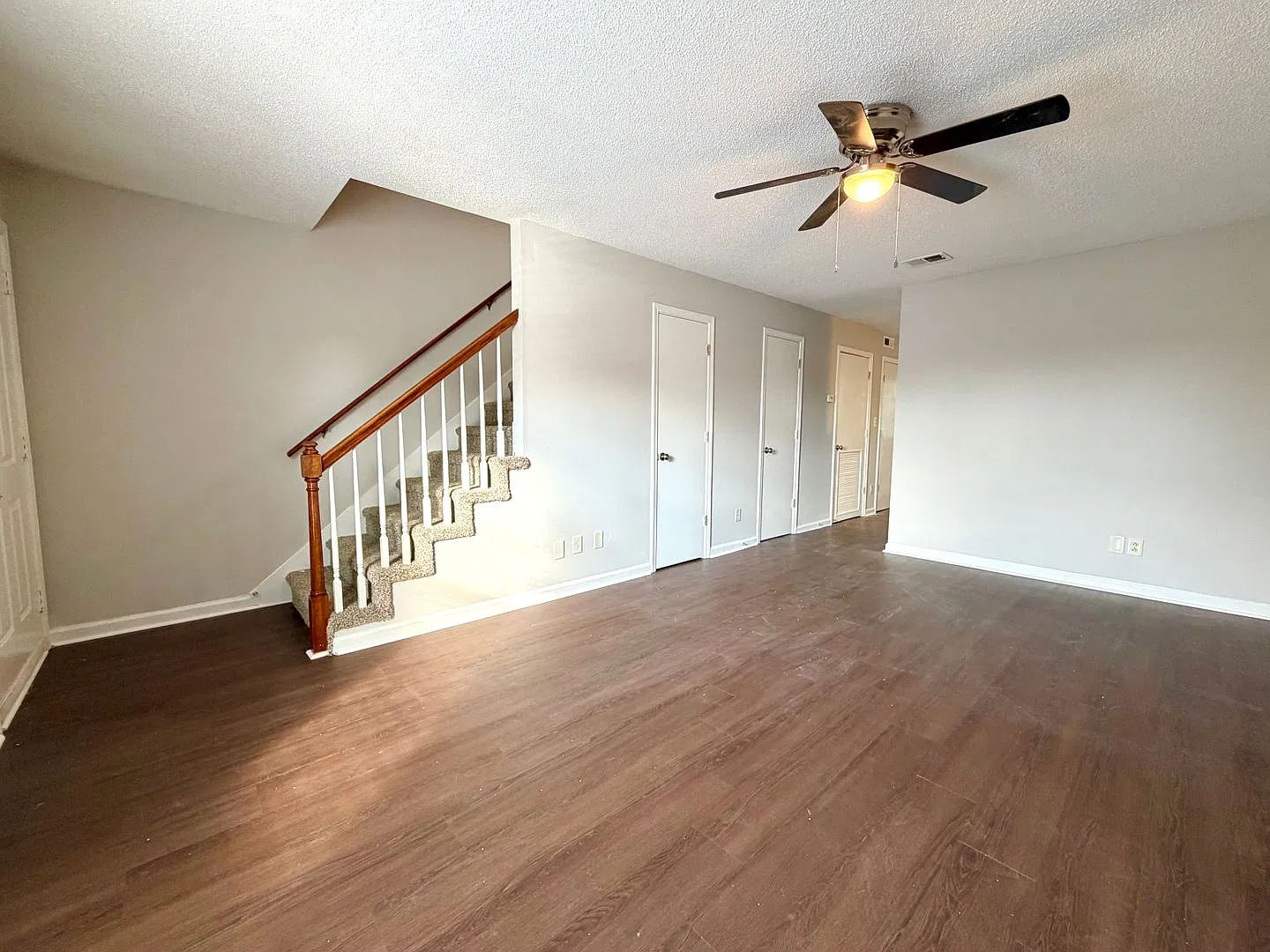 3289 Tower Dr — Photo 3