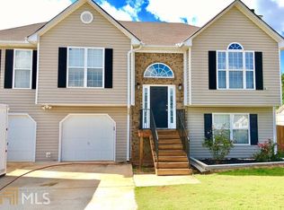 4900 Hedgewood Ct, Douglasville, GA