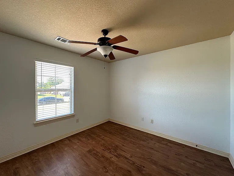 612 Windbrook Ct — Photo 24