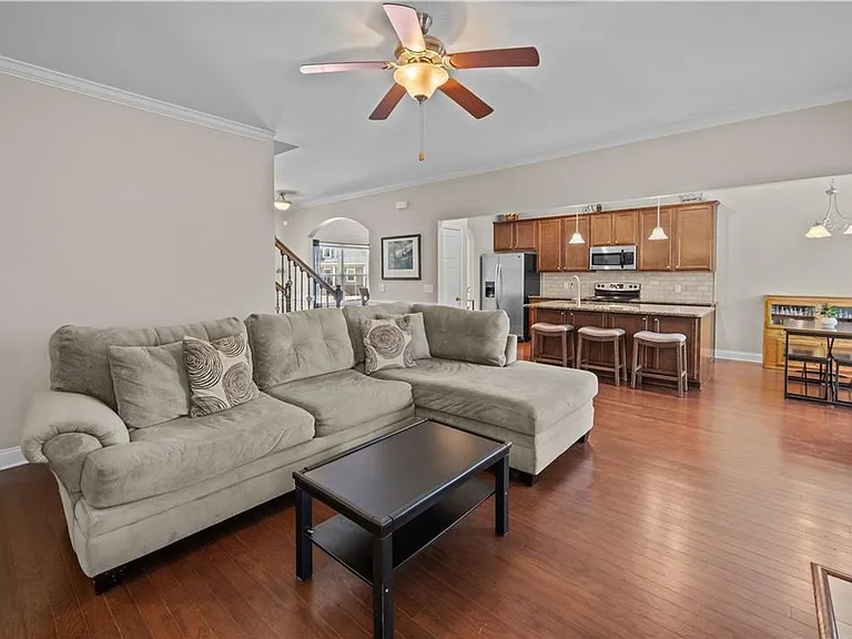 498 Waverly Ln — Photo 18