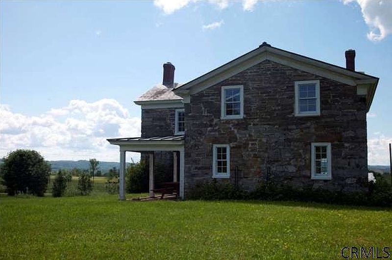 3rd image of 437 DEWEYS BRIDGE Road