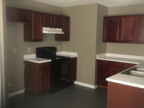 4th image of 9864 Leigh Ann Dr