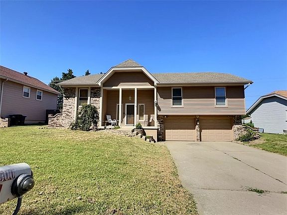 3rd image of 16300 S Cogan Dr