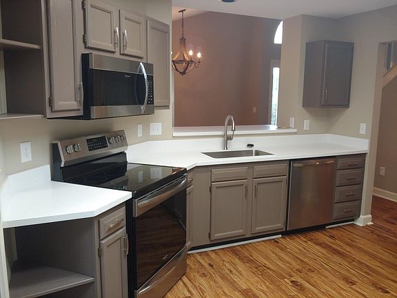 3rd image of 1523 Casper Ct