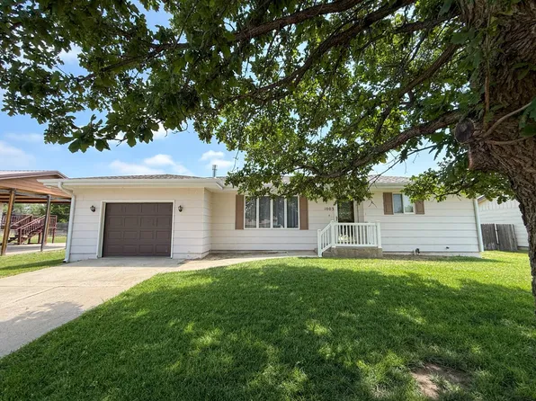 1003 Hartford Ave, Norton, KS 67654