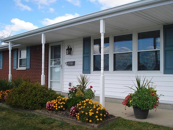 2nd image of 3158 Sherwood Park Dr