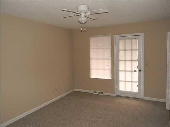 3rd image of 108 Muir Ct Unit A