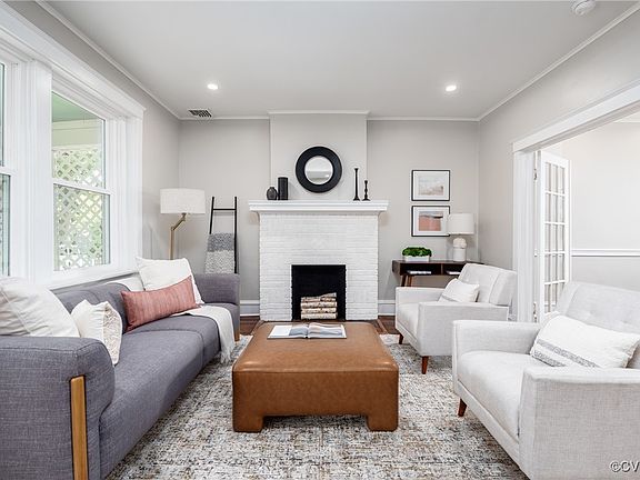 5th image of 2227 Rosewood Ave