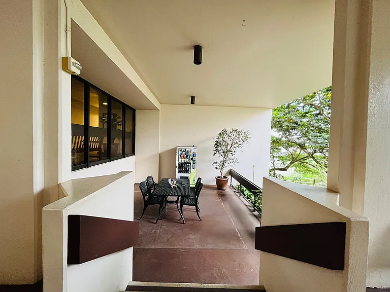 Waialae Ave — Photo 15