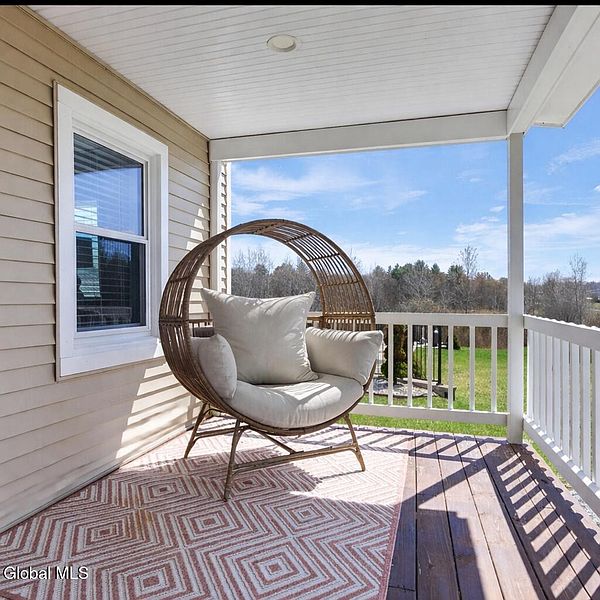 4th image of 344 Fortsville Road