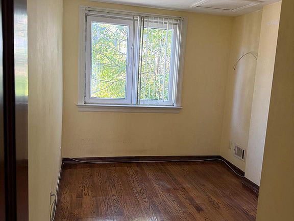 3rd image of 17515 74th Ave #2