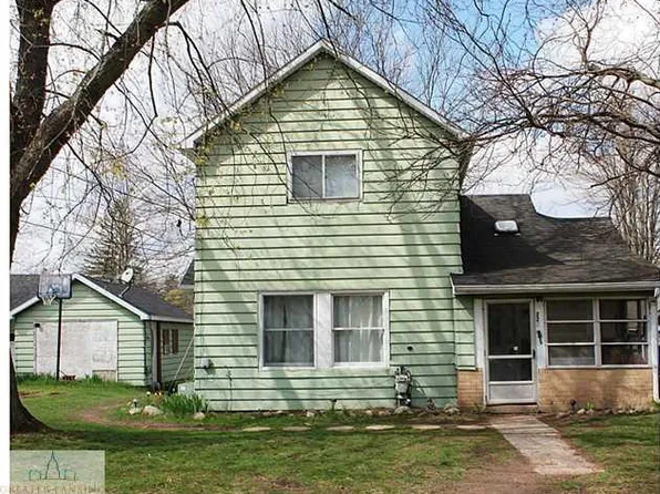 227 E Willow St, Perry, MI 48872