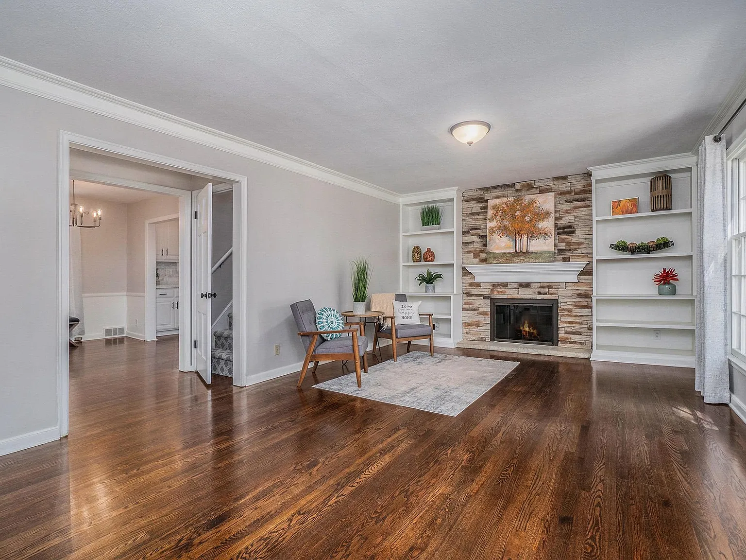 3 bed, 1977 sqft, $3,000 — Photo 3