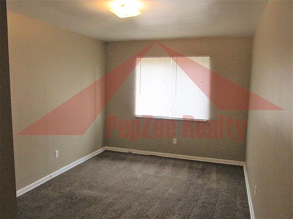 4th image of 1543 Huffman Ave