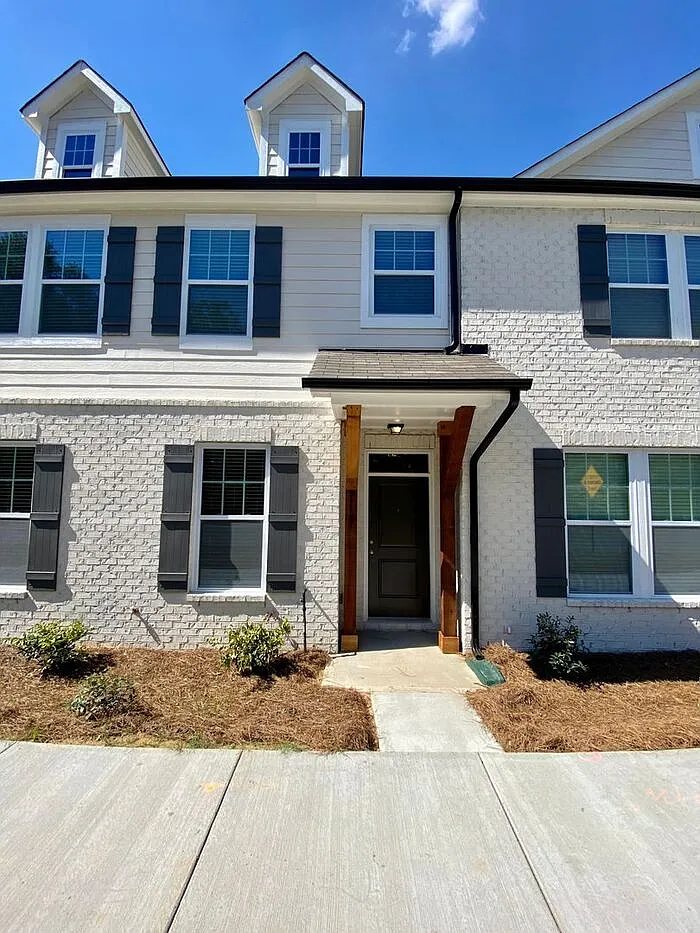 3 bed, 2.5 bath, 2250 sqft, $2,375 — Photo 1
