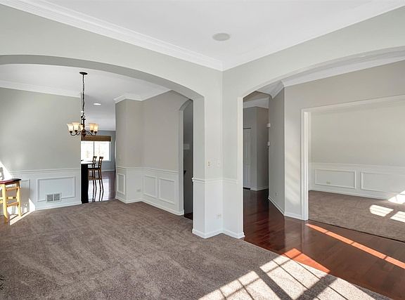 3rd image of 2337 Mayfield Dr