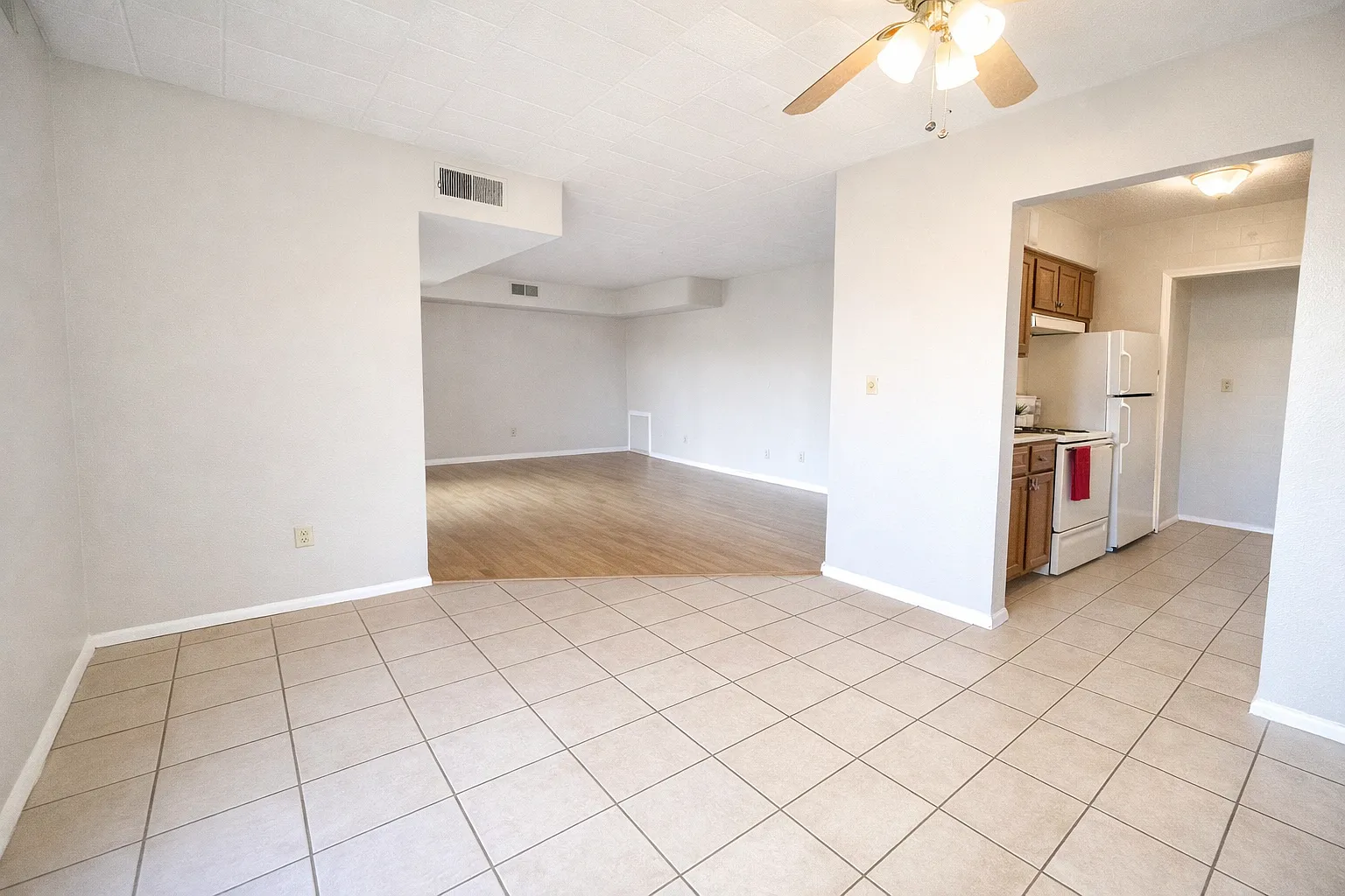 2 bed, 900 sqft, $1,135 — Photo 3