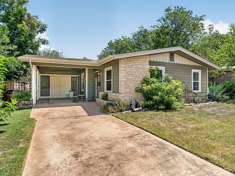 200 E Skyview Rd — Photo 2