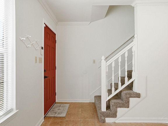 5th image of 2501 Georgetown Ln