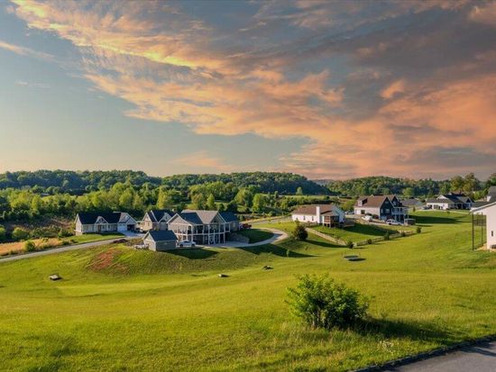 221 Lake View Estates Dr, Bristol, TN 37620