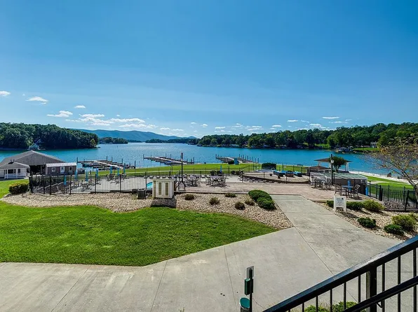 1273 Graves Harbor Trl #3303, Huddleston, VA 24104