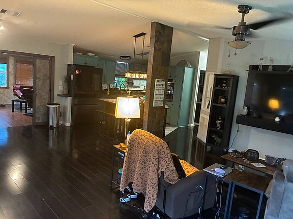 2nd image of 6004 Tierra Entrada #6004