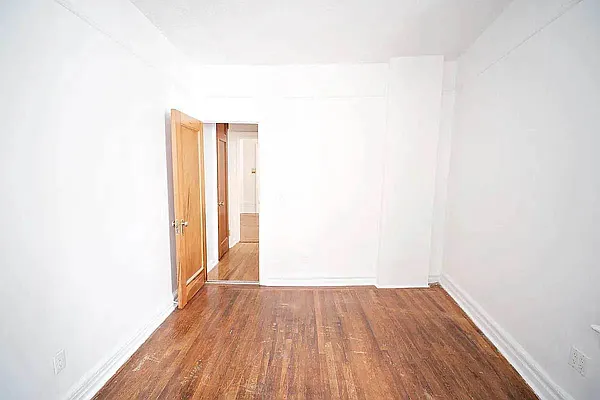 Bedroom, photo 2