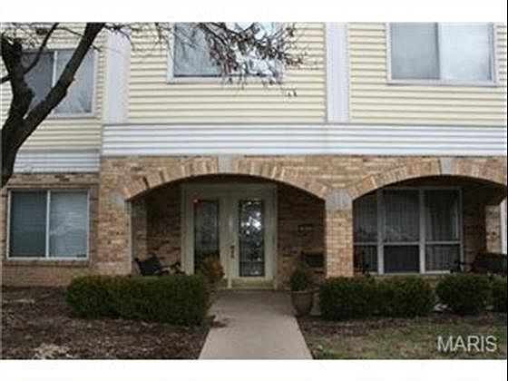 1st image of 942 Guelbreth Ln APT 206