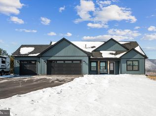 1536 Apple Orchard Cir, Berkeley Springs, WV 25411