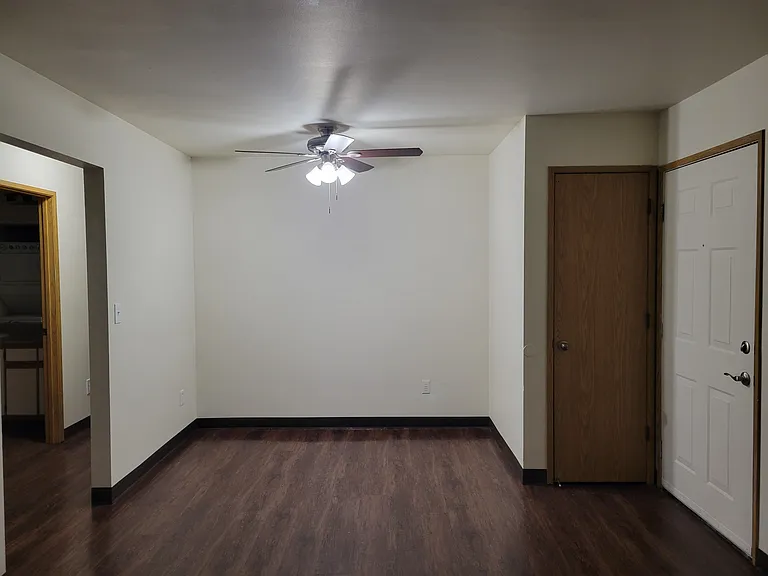 Cloverdale Apartments — Photo 9