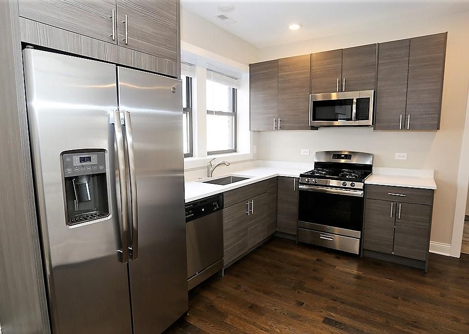 1st image of 2228 N Sawyer Ave #2EMC