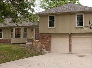 3710 NW Beechwood, Lees Summit, MO 64064