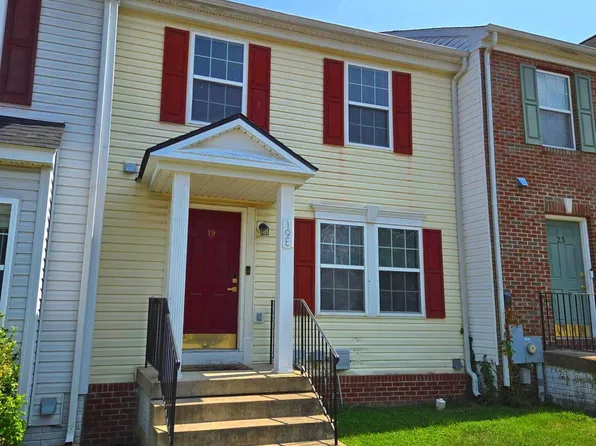 19 Litchfield Ln E, Martinsburg, WV 25405