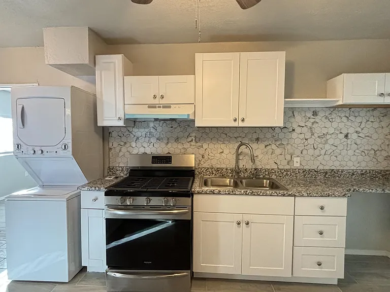 821 Olson St #B-1 — Photo 7