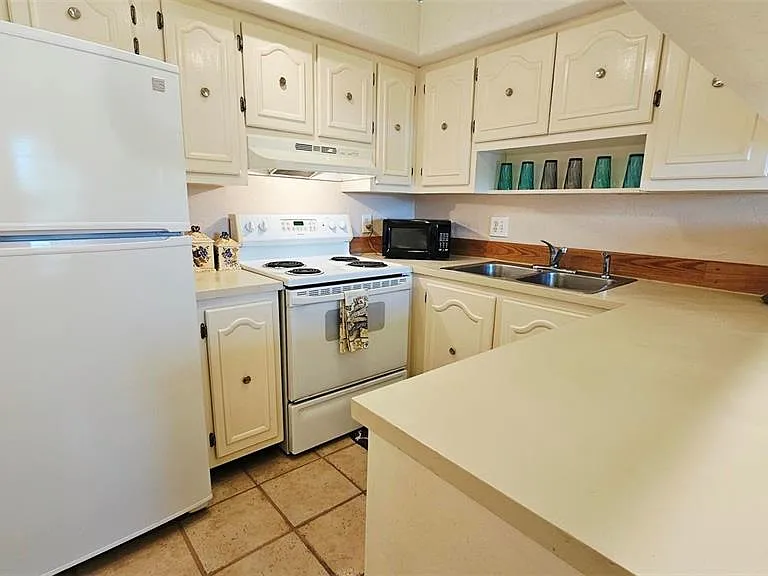 3586 Cape Haze Dr #B4 — Photo 18