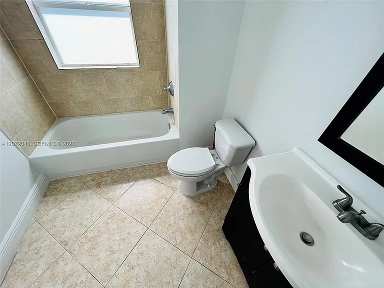 950 Bay Dr #6 — Photo 14