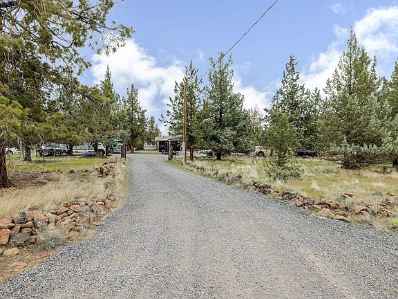 3rd image of 10180 SW Nez Perce Dr